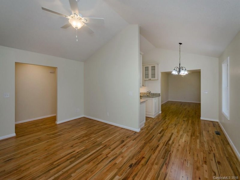 Property image 3 at 212 Allen Paul Drive, Hendersonville, NC 28791