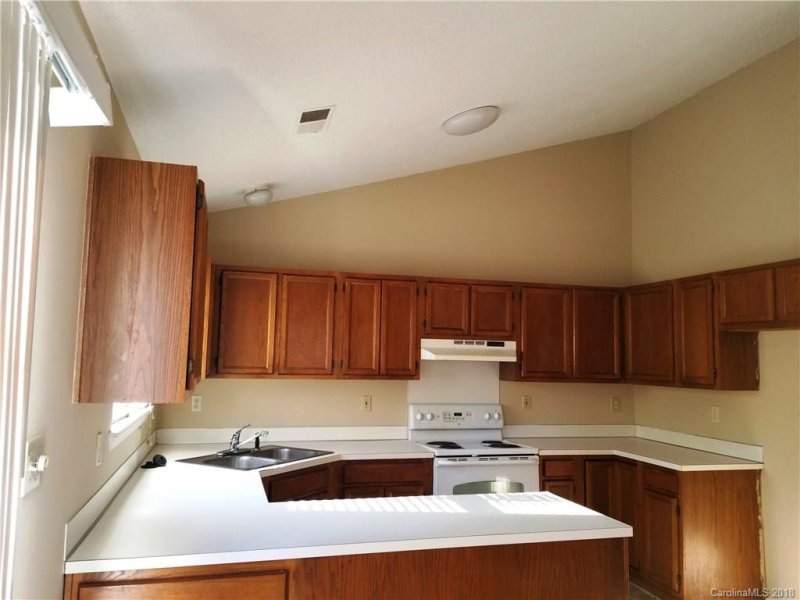 Property image 3 at 5310 Grenelefe Village Road, Charlotte, NC 28269