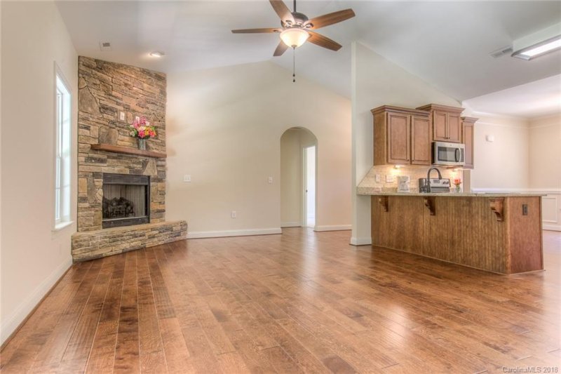 1075 Long Creek Lane