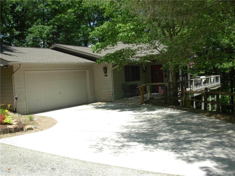Property image 2 at 233 Pleasant View Drive, Lake Toxaway, NC 28747