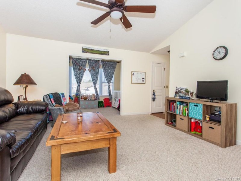 Property image 4 at 135 Morningside Lane, Hendersonville, NC 28792