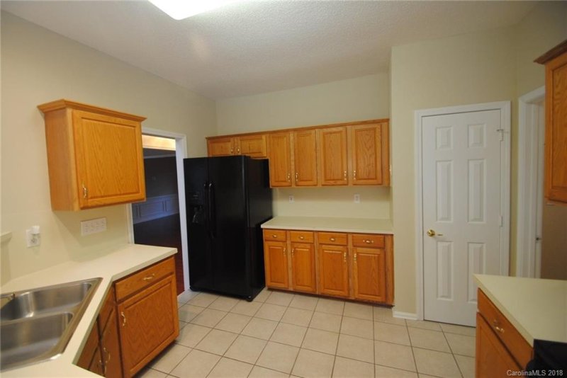 Property image 3 at 4809 Brownes Ferry Road, Charlotte, NC 28269