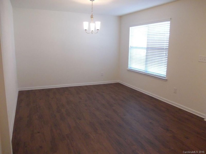 Property image 2 at 2528 Walnut Forest Drive, Charlotte, NC 28216