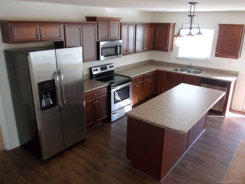 Property image 5 at 2528 Walnut Forest Drive, Charlotte, NC 28216