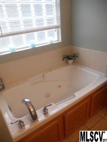 Property image 4 at 3414 12th St Drive, Hickory, NC 28601