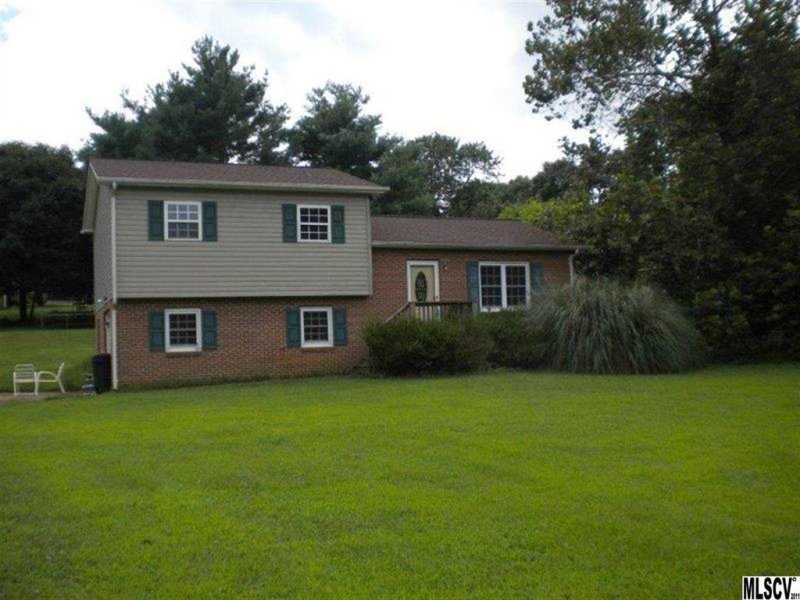 Property image 2 at 4651 Queens Road, Hickory, NC 28602