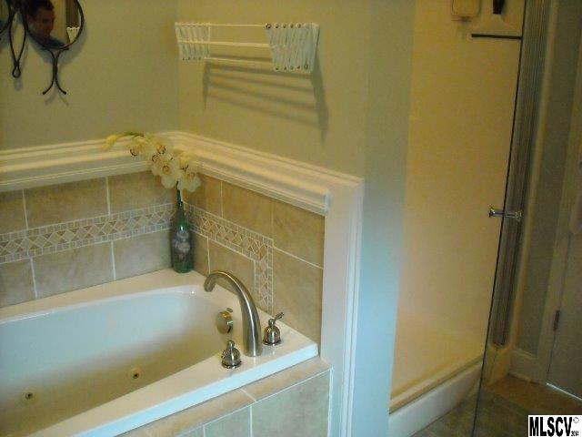 Property image 3 at 2492 Harvest Drive, Hickory, NC 28601
