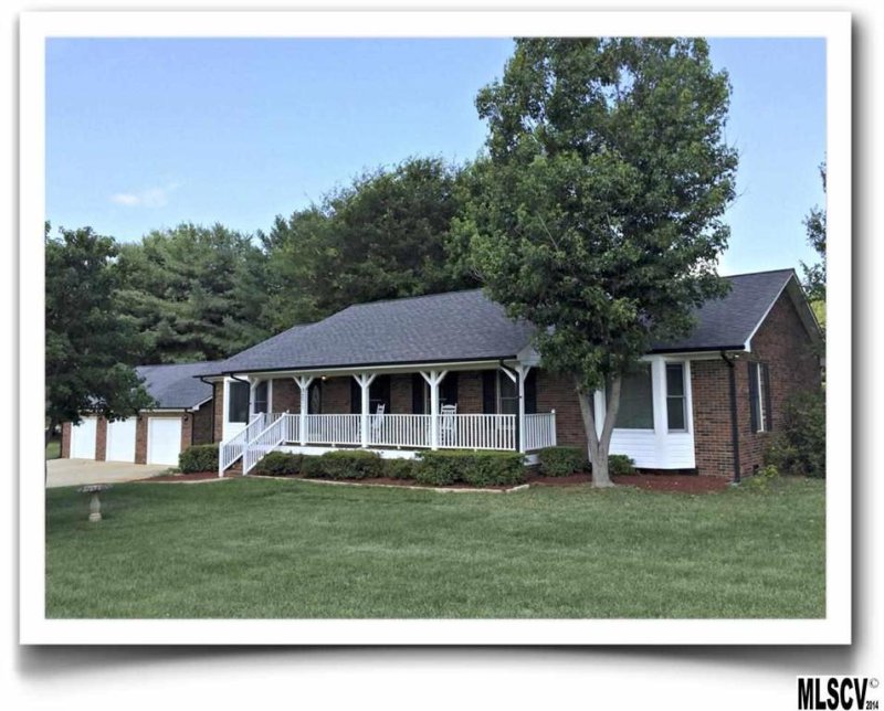 3271 Pine Leaf Drive