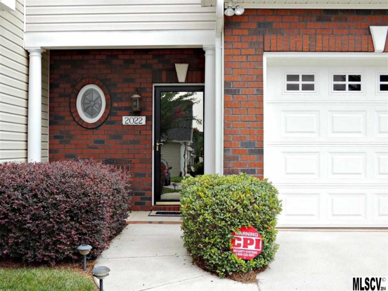 Property image 2 at 2022 Talbot Lane, Hickory, NC 28602