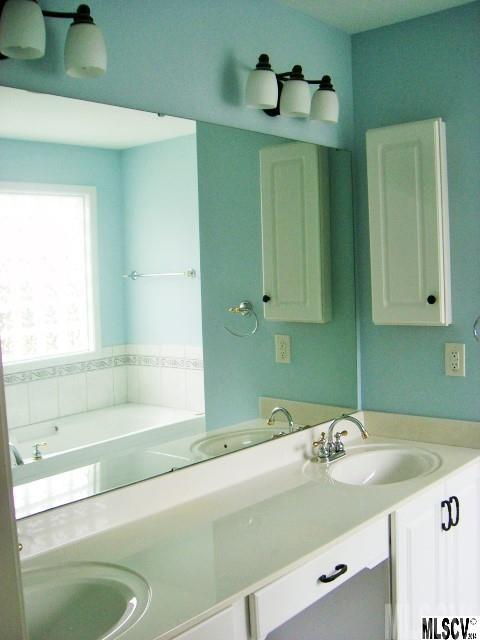 Property image 4 at 3131 9th Street Drive, Hickory, NC 28601