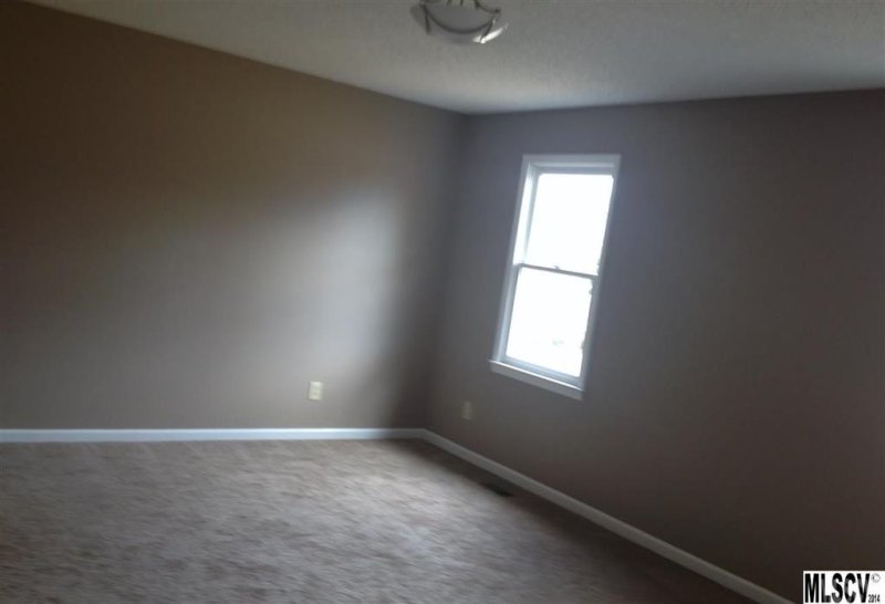 Property image 3 at 305 Deal Avenue, Conover, NC 28613