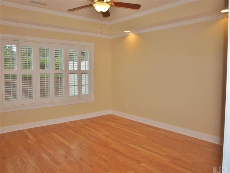 Property image 3 at 2016 Talbot Lane, Hickory, NC 28602