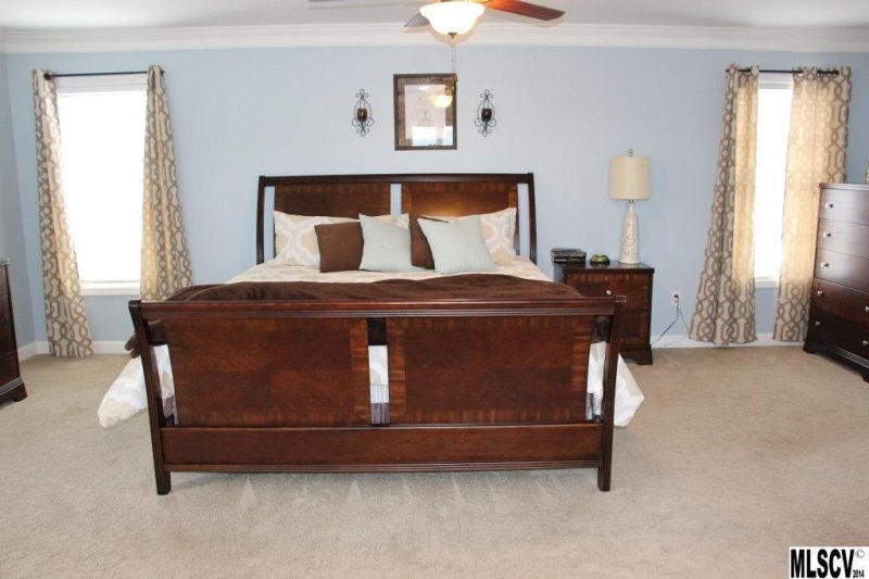 Property image 5 at 2 Franklin Lane, Taylorsville, NC 28681