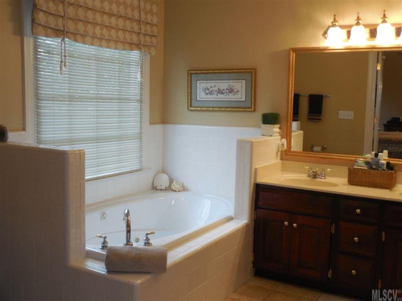 Property image 4 at 1521 35th Avenue, Hickory, NC 28601