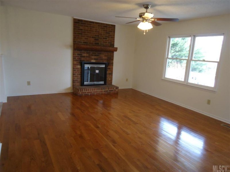 Property image 4 at 4660 Kings Court, Hickory, NC 28602