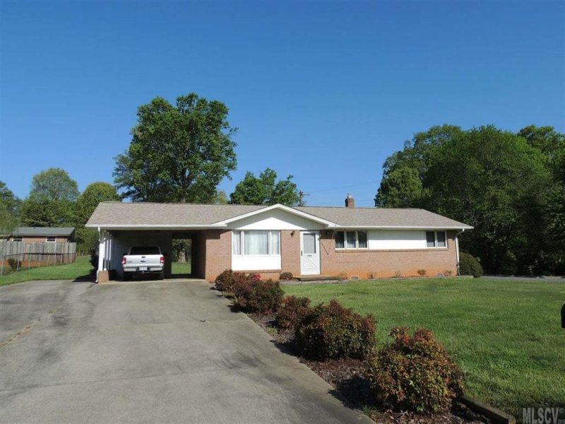 Property image 2 at 1493 19th Street, Hickory, NC 28601