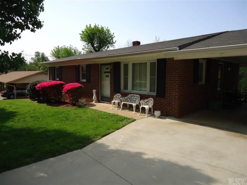 Property image 2 at 1928 27th Avenue Drive, Hickory, NC 28601