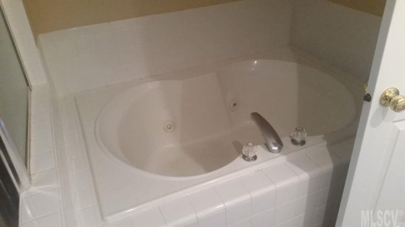 Property image 5 at 918 43rd Ave Court, Hickory, NC 28601