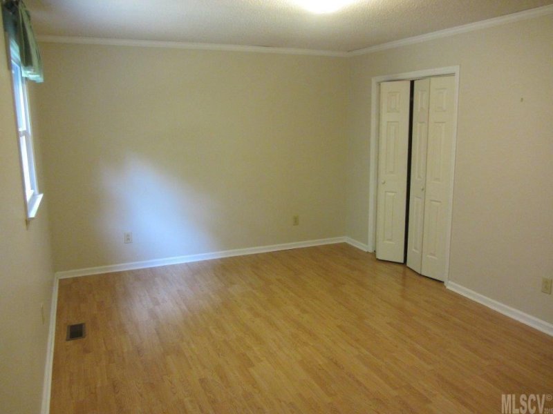 Property image 4 at 1362 Prince Street, Hickory, NC 28602