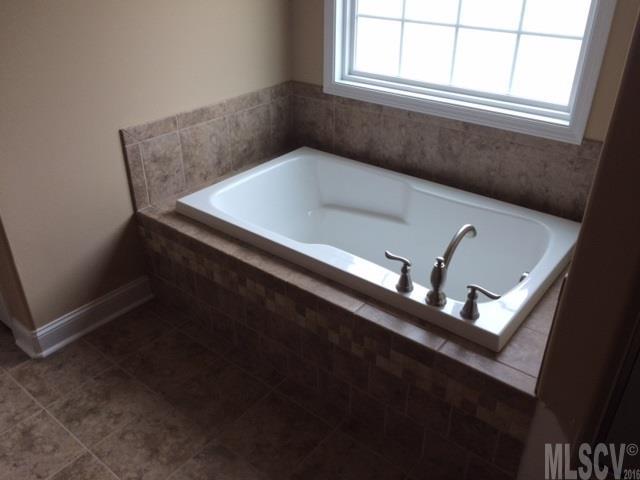 Property image 3 at 920 Oak Ridge Farms Circle, Newton, NC 28658