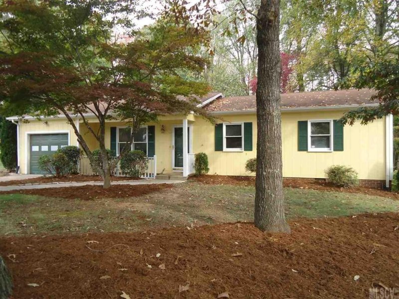 Property image 2 at 1554 Castell Lane, Hickory, NC 28601