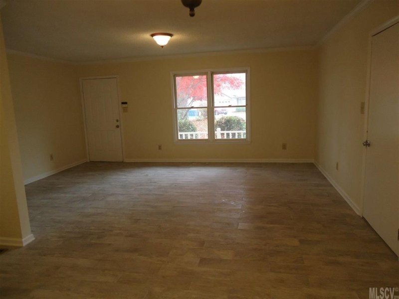 Property image 4 at 1554 Castell Lane, Hickory, NC 28601