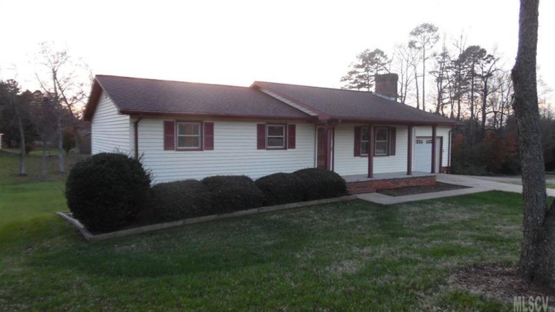 Property image 2 at 3312 47th Avenue Place, Hickory, NC 28601