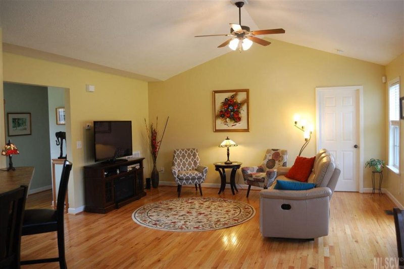 Property image 2 at 2483 Harvest Drive, Hickory, NC 28601