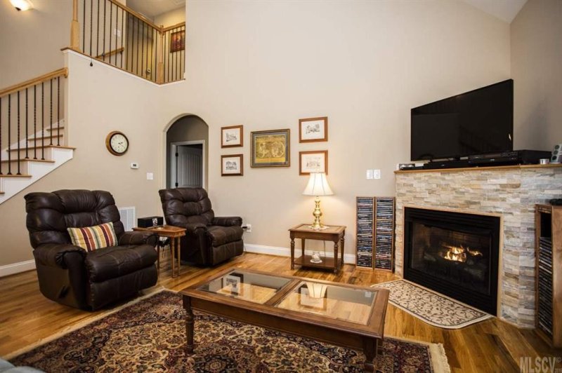 Property image 2 at 950 Oak Ridge Farms Circle, Newton, NC 28658