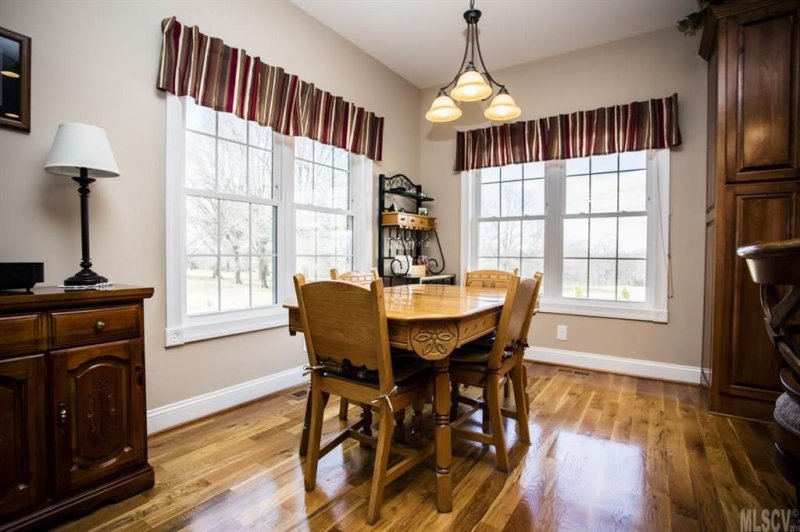 Property image 3 at 950 Oak Ridge Farms Circle, Newton, NC 28658