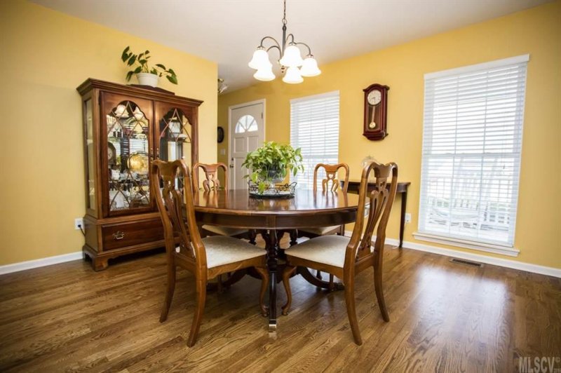 Property image 2 at 1802 Twin Ponds Drive, Hickory, NC 28602