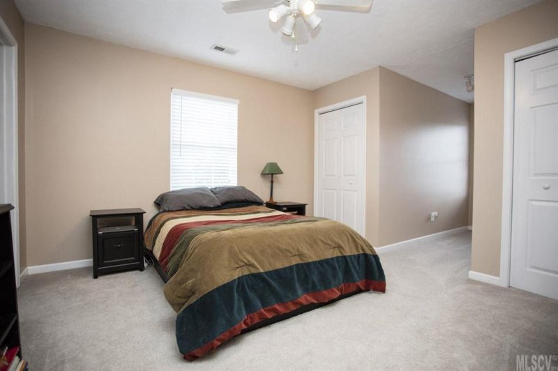 Property image 4 at 1802 Twin Ponds Drive, Hickory, NC 28602