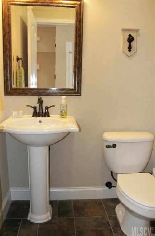 Property image 3 at 409 9th Avenue, Conover, NC 28613