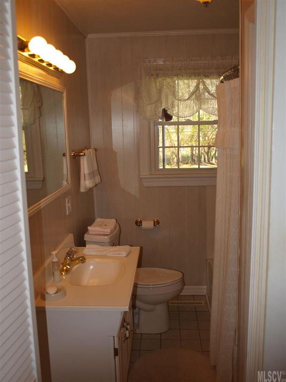 Property image 4 at 2815 20th St Lane, Hickory, NC 28601