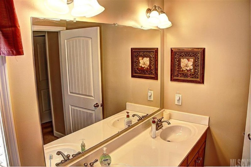 Property image 4 at 9027 Mccray Farms Drive, Hickory, NC 28601