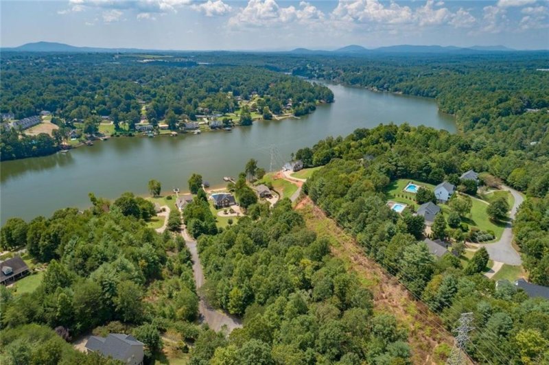 Property image 4 at 6595 Lago Court, Hickory, NC 28601