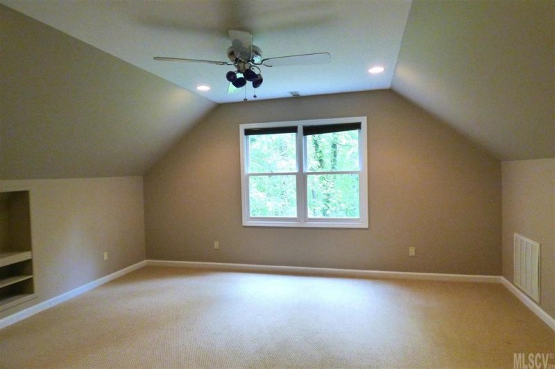 Property image 5 at 1015 Rolling Green Drive, Newton, NC 28658