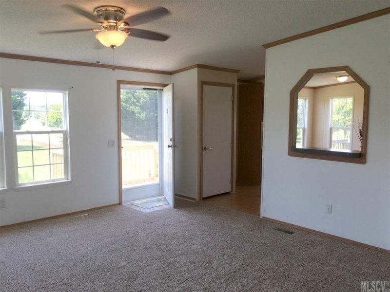 Property image 2 at 5034 Suncrest Farms Lane, Crouse, NC 28033