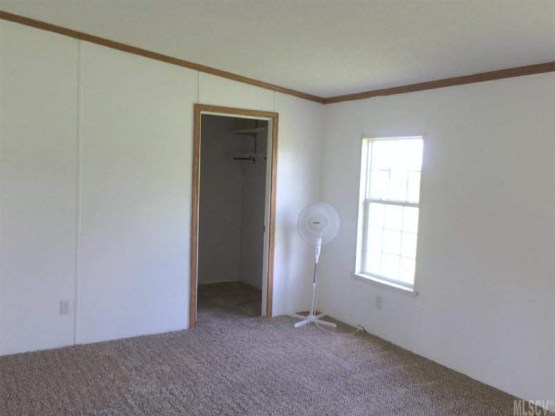 Property image 5 at 5034 Suncrest Farms Lane, Crouse, NC 28033