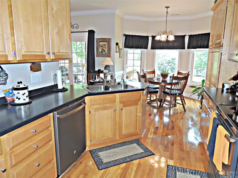 Property image 3 at 406 9th Avenue, Conover, NC 28613