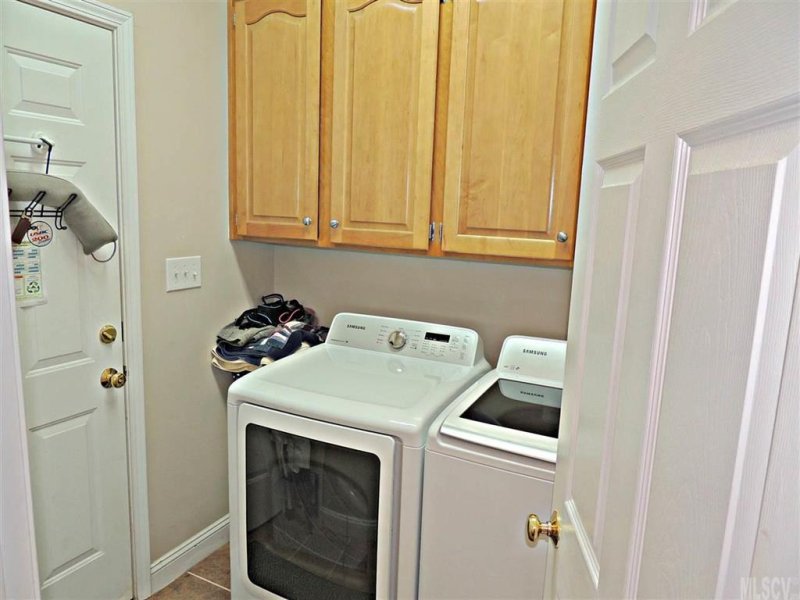 Property image 5 at 406 9th Avenue, Conover, NC 28613