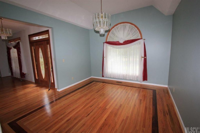 Property image 3 at 5158 Timberwood Lane, Hickory, NC 28602