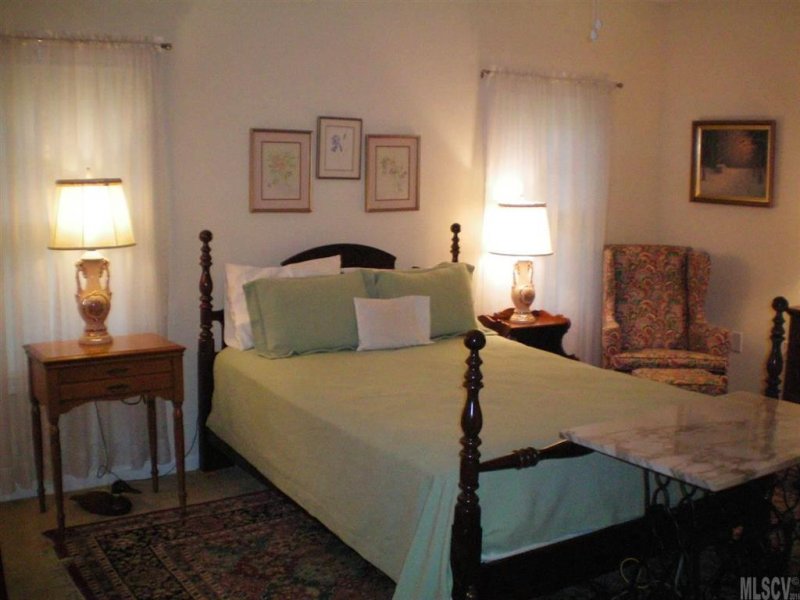 Property image 2 at 479d 26th Avenue, Hickory, NC 28601