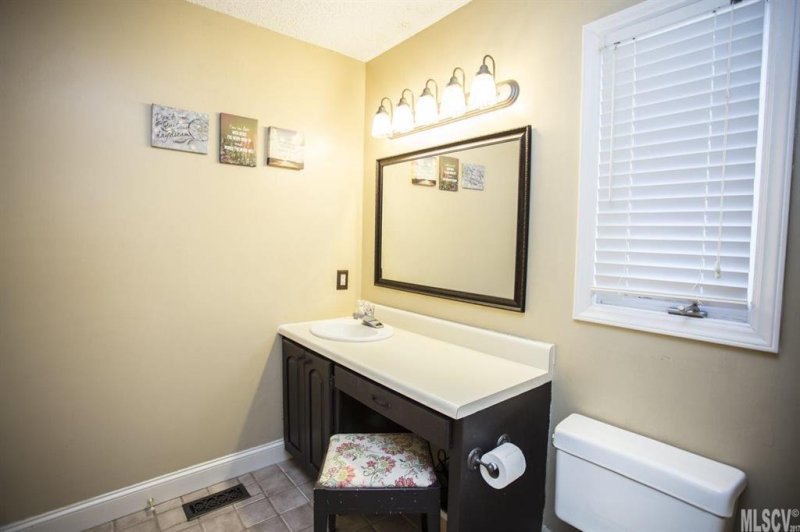 Property image 4 at 4076 Hemingway Drive, Hickory, NC 28601