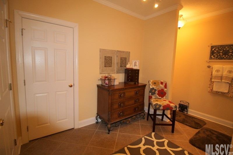 Property image 3 at 2016 Talbot Lane, Hickory, NC 28602