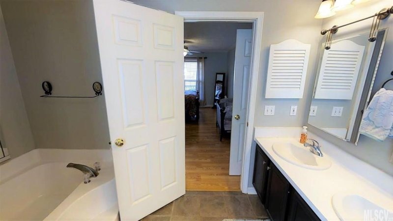 Property image 4 at 906 43rd Ave Court, Hickory, NC 28601