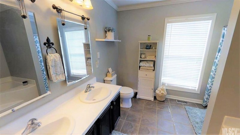 Property image 5 at 906 43rd Ave Court, Hickory, NC 28601