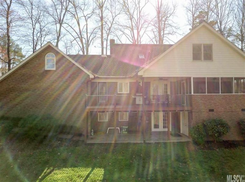 Property image 2 at 1015 Rolling Green Drive, Newton, NC 28658