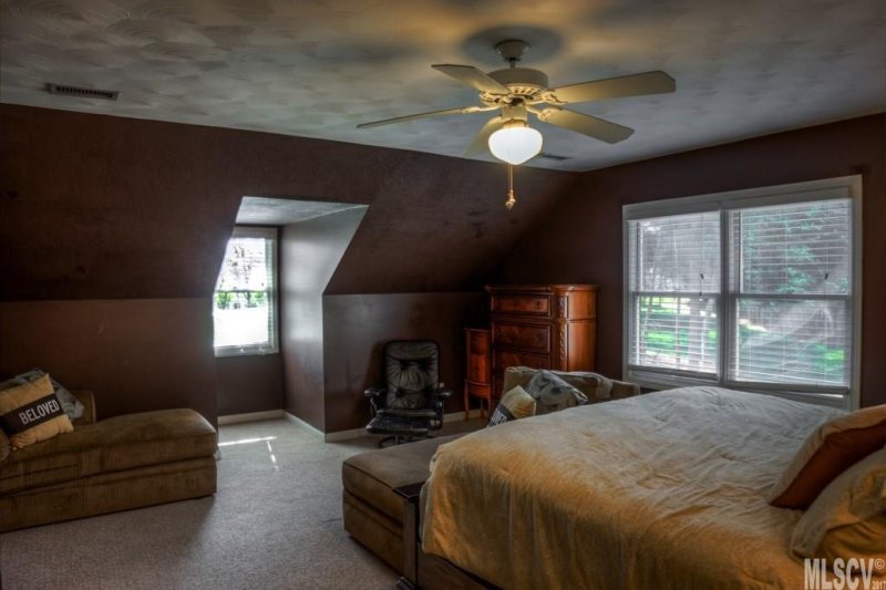 Property image 3 at 1699 Poe Circle, Hickory, NC 28601