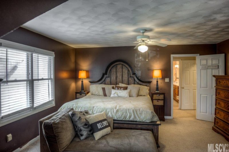 Property image 4 at 1699 Poe Circle, Hickory, NC 28601